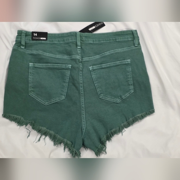 Fashion Nova Green Distressed Cut Off Denim Shorts Size 14 NWT - Picture 2 of 10